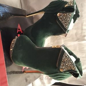 High heel booties